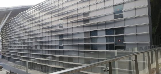 Αγορά Εμπορική τιμή Εσωτερική και εξωτερική αρχιτεκτονική σύνθεση κουρτίνα τοίχος ξύλο Στάλα αλουμινίου φινίρισμα online manufacture